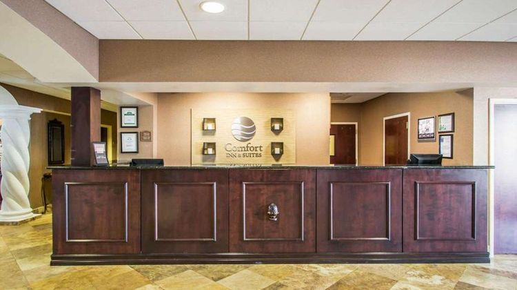 Comfort Inn & Suites Lobby