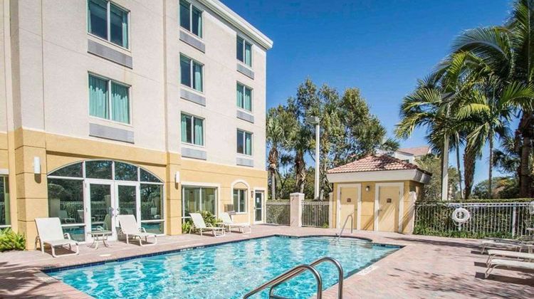 Comfort Inn & Suites Pool