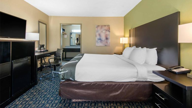 <b>Quality Inn & Suites & Conference Center Room</b>. Images powered by <a href="https://iceportal.shijigroup.com/" title="IcePortal" target="_blank">IcePortal</a>.