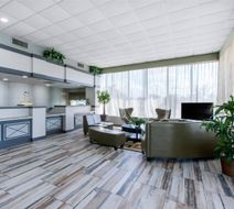 Quality Inn & Suites & Conference Center Lobby