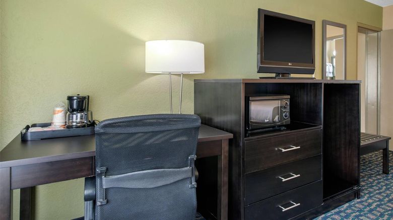 <b>Quality Inn & Suites & Conference Center Suite</b>. Images powered by <a href="https://iceportal.shijigroup.com/" title="IcePortal" target="_blank">IcePortal</a>.