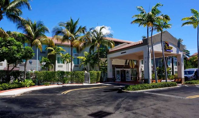 Sleep Inn & Suites Exterior
