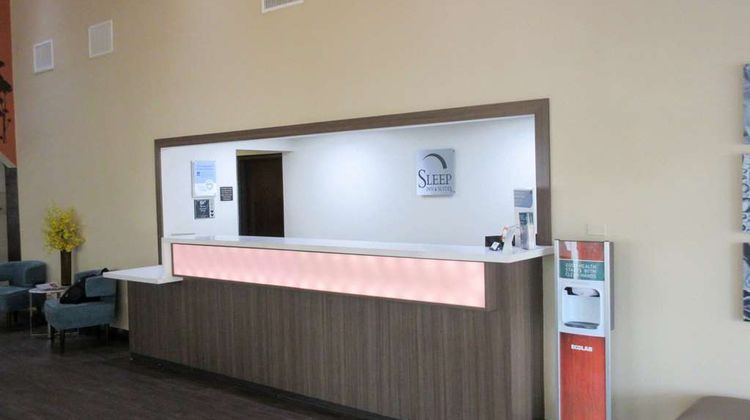 Sleep Inn & Suites Lobby