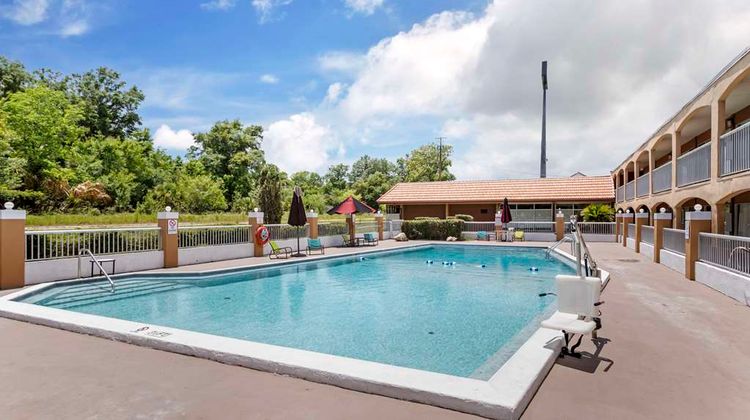 Quality Inn Pool