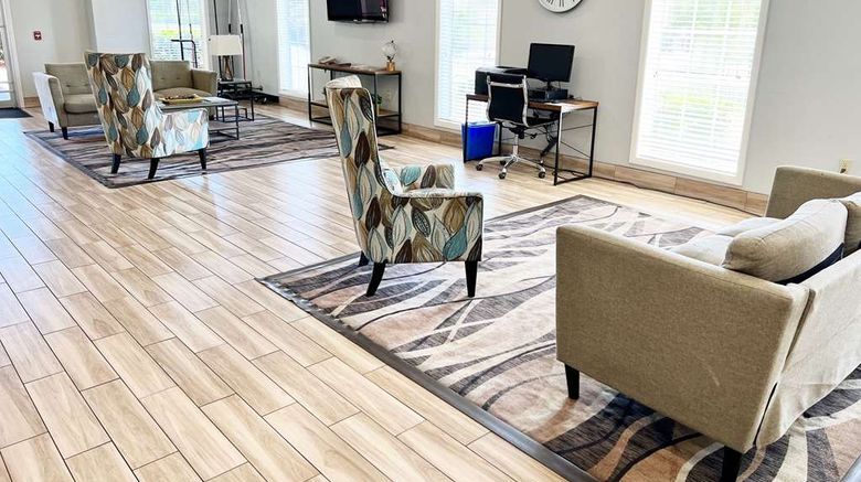 <b>Quality Inn Lobby</b>. Images powered by <a href="https://iceportal.shijigroup.com/" title="IcePortal" target="_blank">IcePortal</a>.