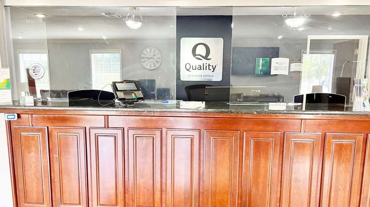 Quality Inn Lobby