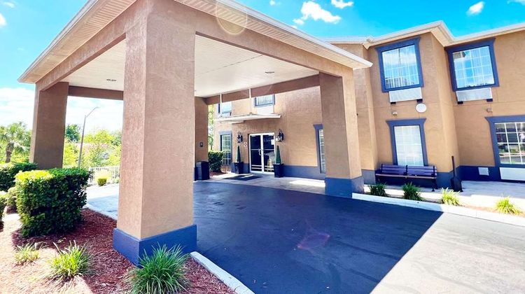 Quality Inn Exterior