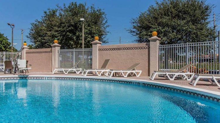 Comfort Inn & Suites Pool