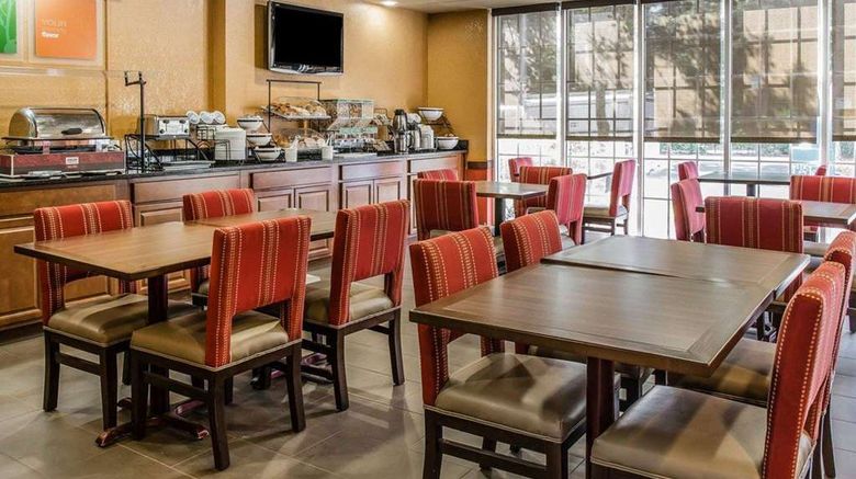 <b>Comfort Inn & Suites Restaurant</b>. Images powered by <a href="https://iceportal.shijigroup.com/" title="IcePortal" target="_blank">IcePortal</a>.