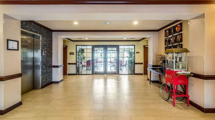 Comfort Inn & Suites Lobby