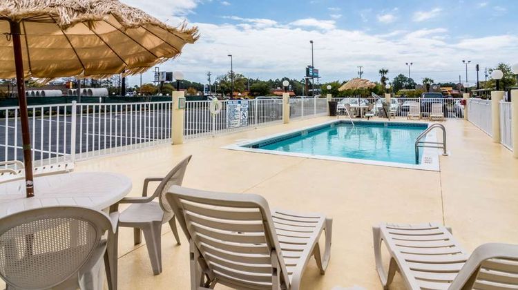 Comfort Inn & Suites Pool