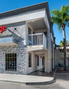 Econo Lodge Airport at RJ Stadium