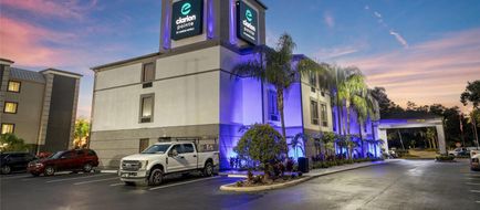 Clarion Pointe Exterior