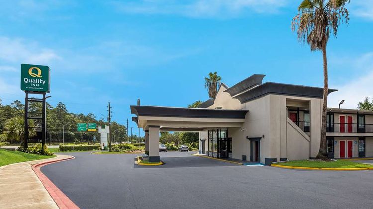 Quality Inn Exterior