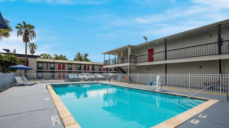 Quality Inn Tallahassee Near University Pool