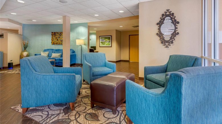 <b>Comfort Suites Lobby</b>. Images powered by <a href="https://iceportal.shijigroup.com/" title="IcePortal" target="_blank">IcePortal</a>.