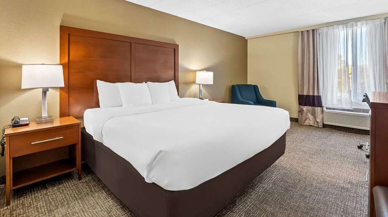 <b>Comfort Inn & Suites Room</b>. Images powered by <a href="https://iceportal.shijigroup.com/" title="IcePortal" target="_blank">IcePortal</a>.