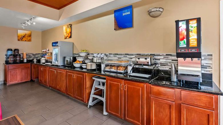 <b>Comfort Inn & Suites Restaurant</b>. Images powered by <a href="https://iceportal.shijigroup.com/" title="IcePortal" target="_blank">IcePortal</a>.