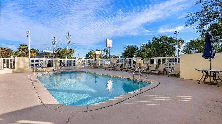 Comfort Inn & Suites Pool