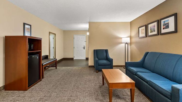 Comfort Inn & Suites Suite