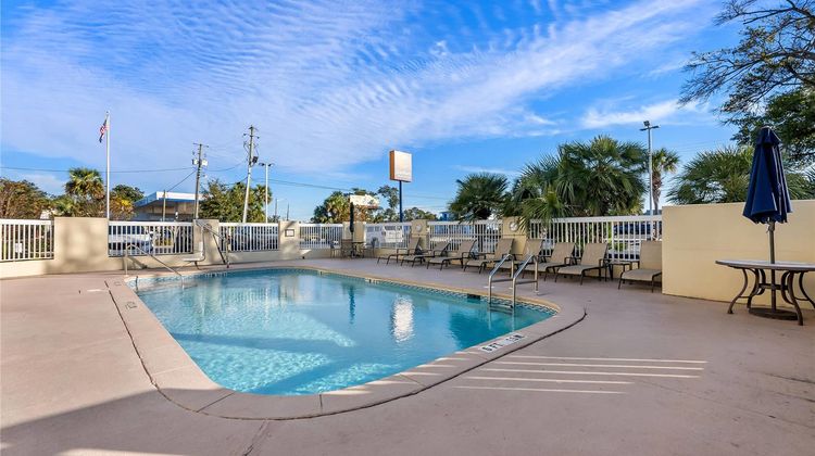Comfort Inn & Suites Pool