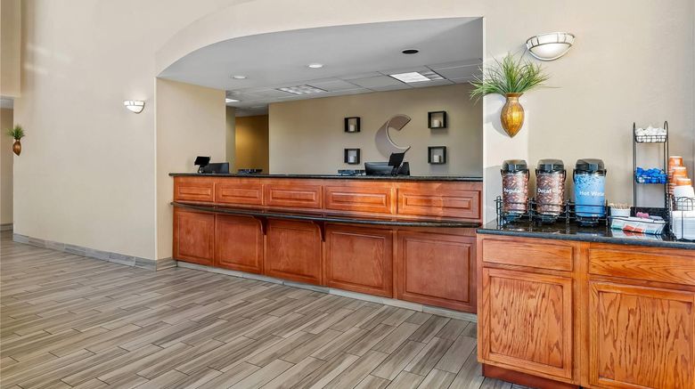<b>Comfort Inn & Suites Lobby</b>. Images powered by <a href="https://iceportal.shijigroup.com/" title="IcePortal" target="_blank">IcePortal</a>.
