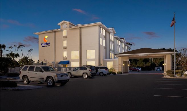 Comfort Inn & Suites Exterior