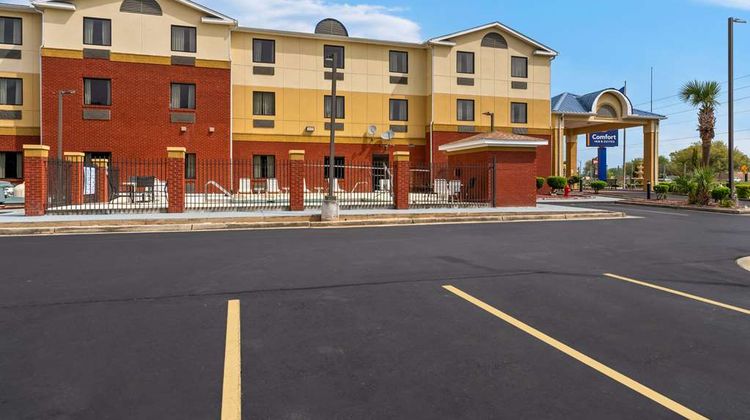 Comfort Inn & Suites Exterior