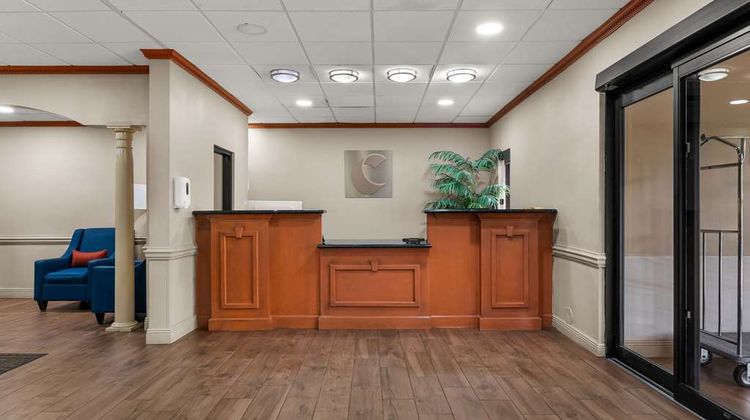 Comfort Inn & Suites Lobby