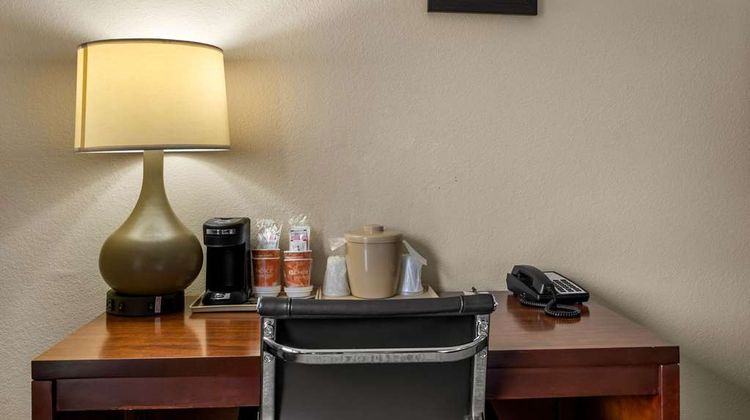 Comfort Inn & Suites Room