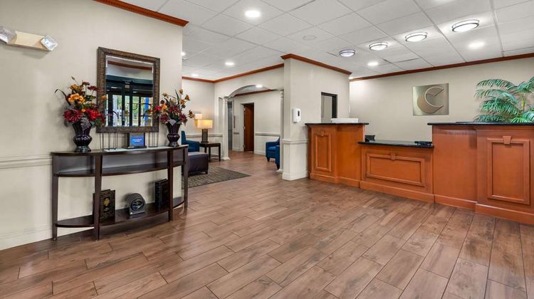 Comfort Inn & Suites Lobby