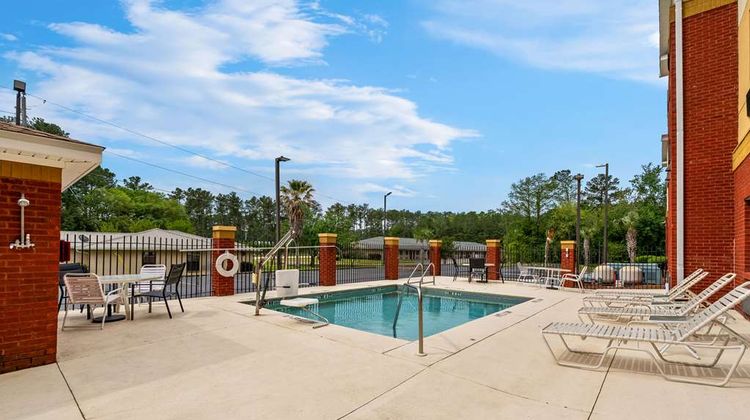 Comfort Inn & Suites Pool
