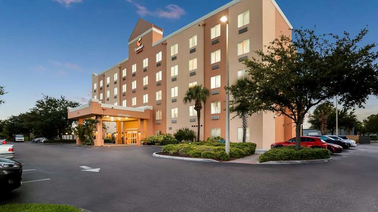 Comfort Suites Exterior