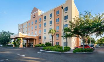 Comfort Suites