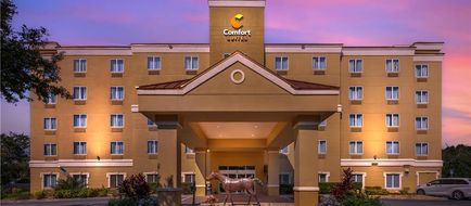 Comfort Suites Exterior