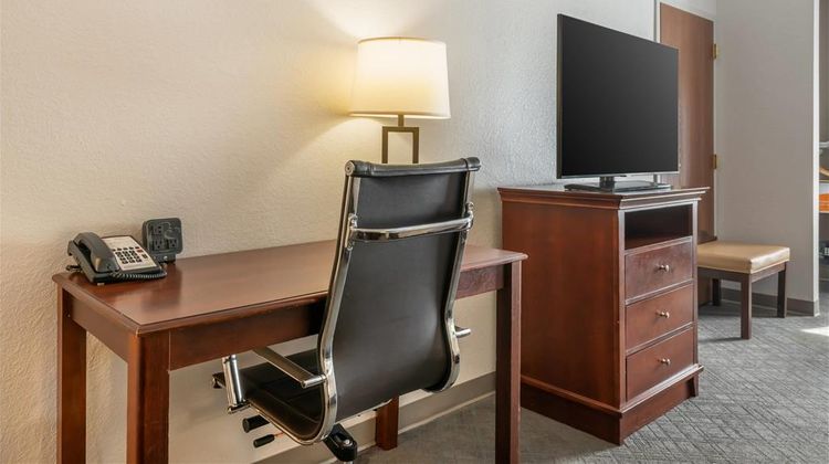 Comfort Suites Suite