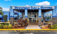 Rodeway Inn & Suites Airport Cruise Port
