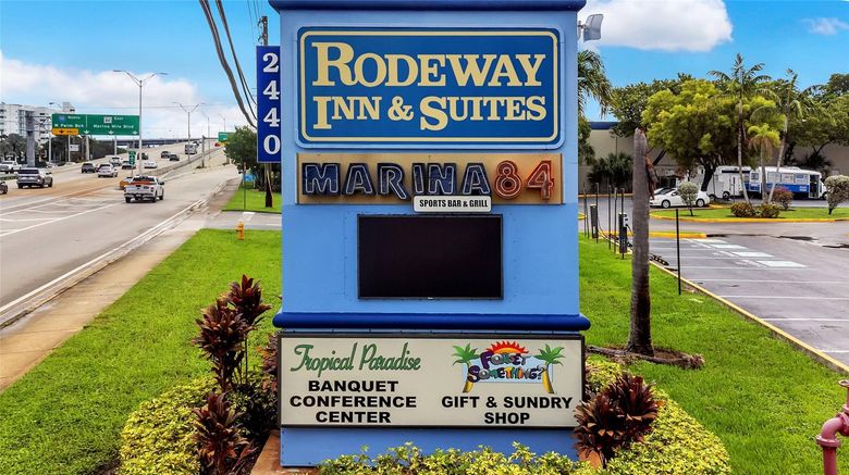 <b>Rodeway Inn & Suites Airport Cruise Port Exterior</b>. Images powered by <a href="https://iceportal.shijigroup.com/" title="IcePortal" target="_blank">IcePortal</a>.