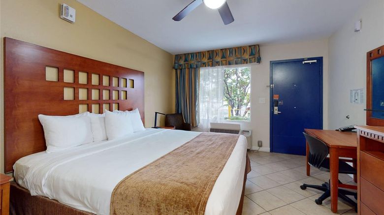 <b>Rodeway Inn & Suites Airport Cruise Port Room</b>. Images powered by <a href="https://iceportal.shijigroup.com/" title="IcePortal" target="_blank">IcePortal</a>.