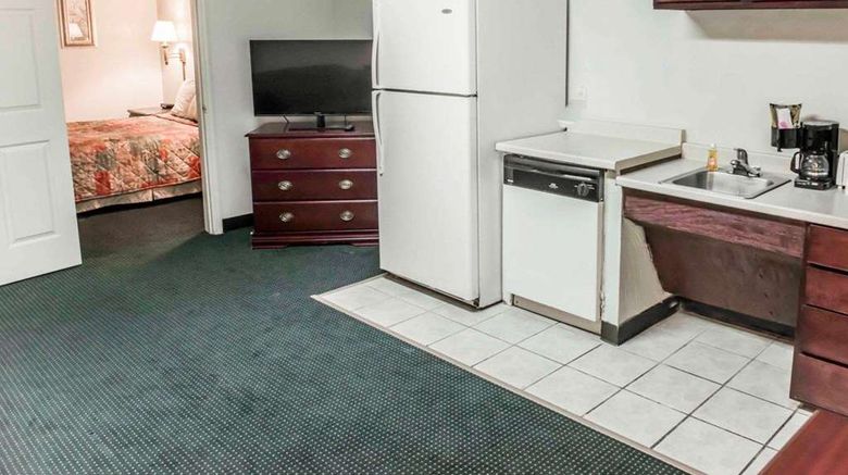 <b>Suburban Studios Near University Room</b>. Images powered by <a href="https://iceportal.shijigroup.com/" title="IcePortal" target="_blank">IcePortal</a>.