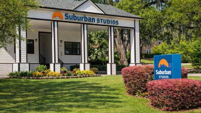 Suburban Studios Near University