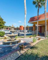 Quality Inn & Suites Riverfront