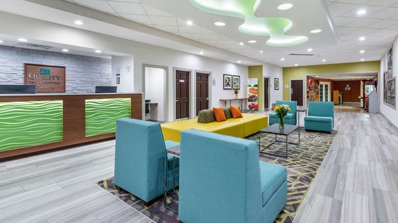 <b>Quality Inn & Suites Riverfront Lobby</b>. Images powered by <a href="https://iceportal.shijigroup.com/" title="IcePortal" target="_blank">IcePortal</a>.