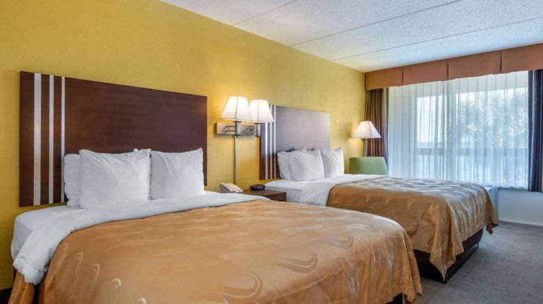 <b>Quality Inn & Suites Riverfront Room</b>. Images powered by <a href="https://iceportal.shijigroup.com/" title="IcePortal" target="_blank">IcePortal</a>.