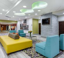 Quality Inn & Suites Riverfront Lobby