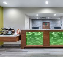 Quality Inn & Suites Riverfront Lobby