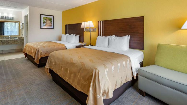 <b>Quality Inn & Suites Riverfront Room</b>. Images powered by <a href="https://iceportal.shijigroup.com/" title="IcePortal" target="_blank">IcePortal</a>.