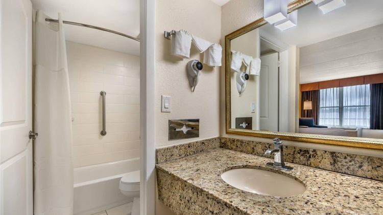 Quality Inn & Suites Riverfront Room