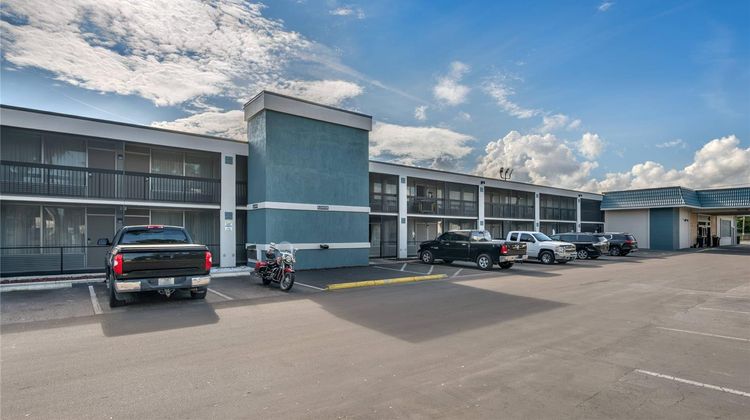 Quality Inn & Suites Riverfront Exterior