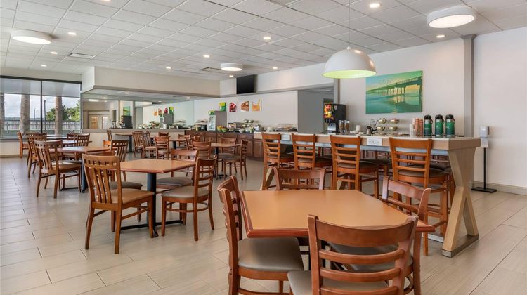 Quality Inn & Suites Riverfront Restaurant